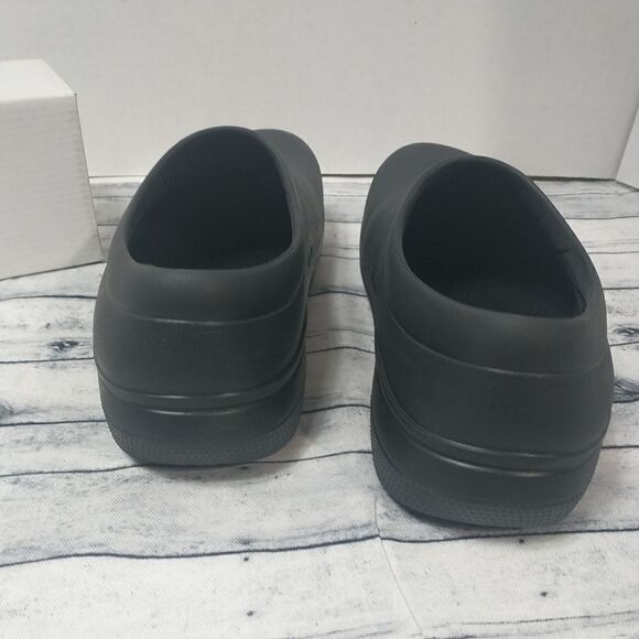 Crocs On the Clock Work Slip On Mens 9 Womens  11 Black Shoes - Picture 4 of 8